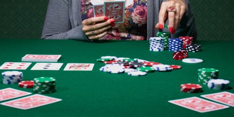 Luật Chia Bài Poker Chi Tiết Nhất Hiện Nay